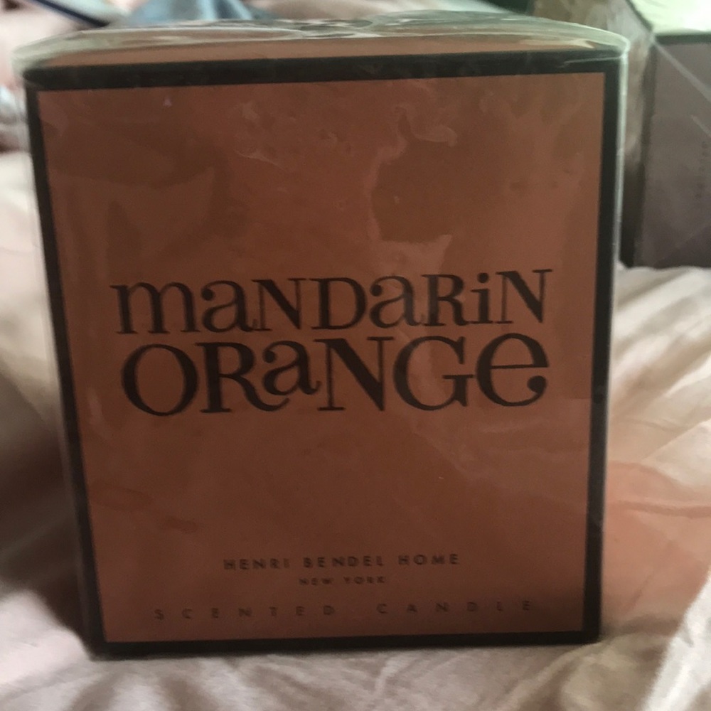 Henri bendel candle